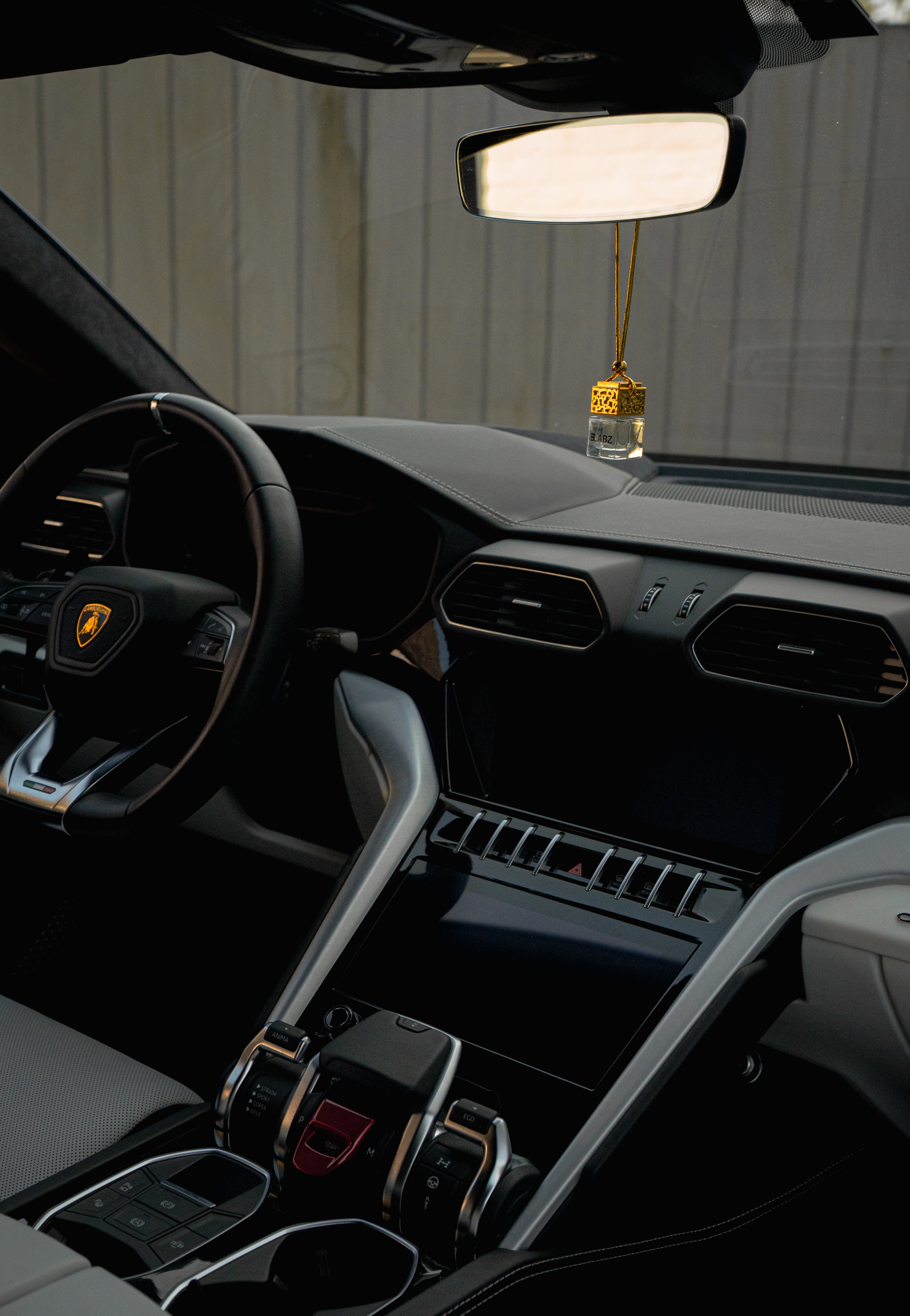 Car Perfume Pendant – Gold