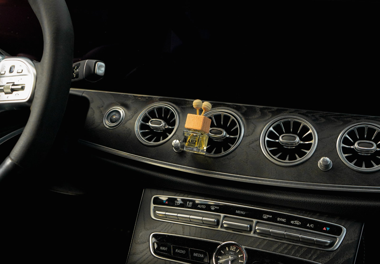slider image 1621243260e1af0c20-0